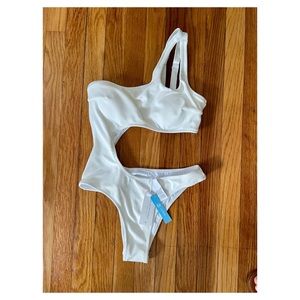 NEW Cupshe One Shoulder Cutout White One Piece